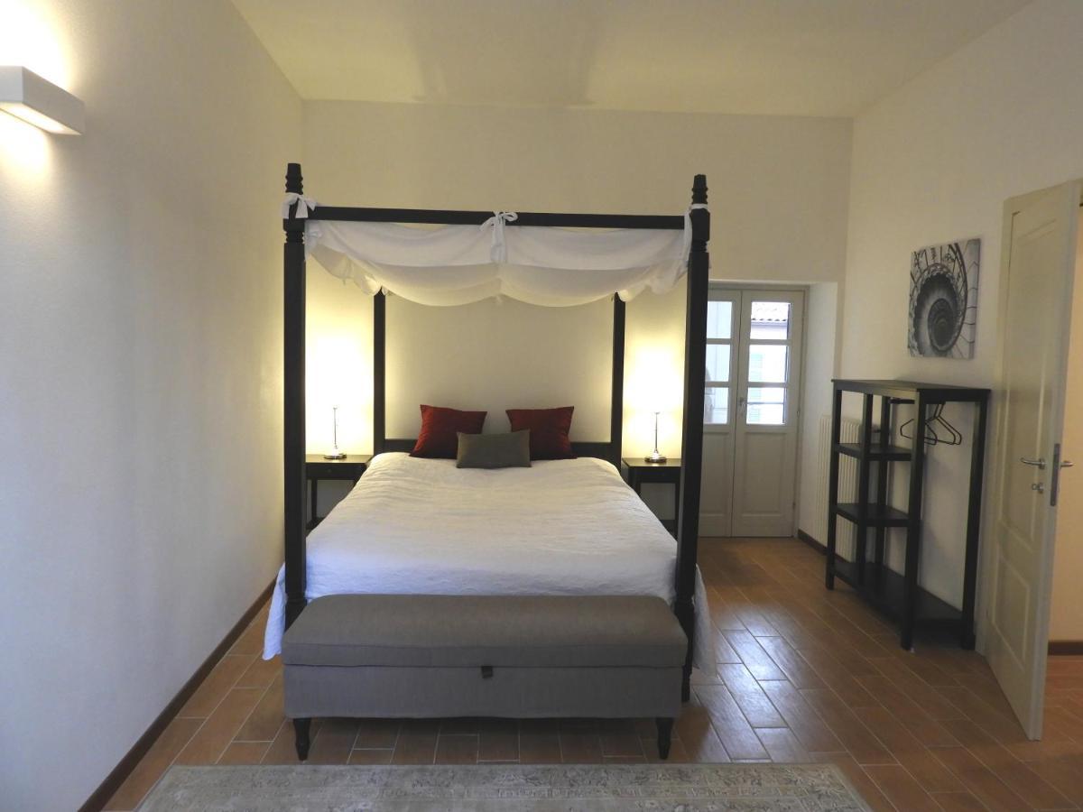 Villa Maghetti - Modernized Flat In Historic Palazzo In The Center Of لووِنو المظهر الخارجي الصورة