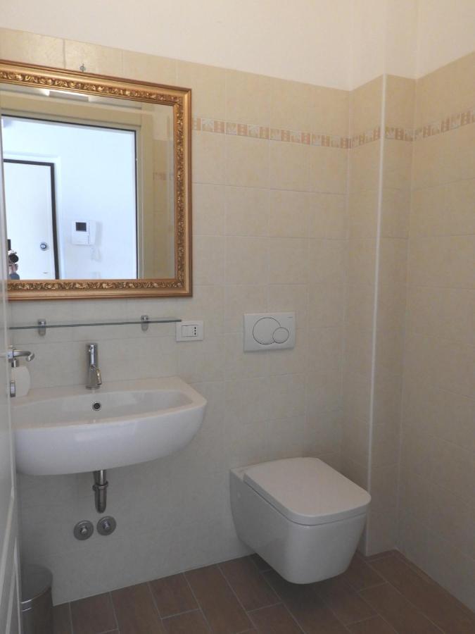 Villa Maghetti - Modernized Flat In Historic Palazzo In The Center Of لووِنو المظهر الخارجي الصورة