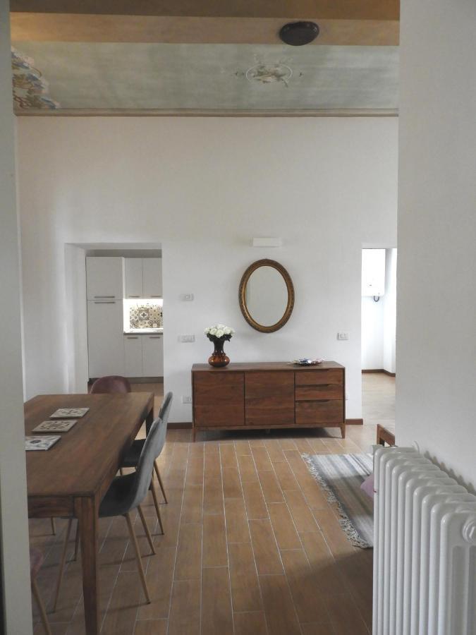 Villa Maghetti - Modernized Flat In Historic Palazzo In The Center Of لووِنو المظهر الخارجي الصورة