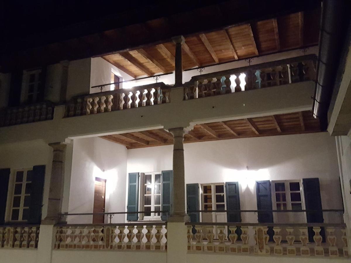 Villa Maghetti - Modernized Flat In Historic Palazzo In The Center Of لووِنو المظهر الخارجي الصورة