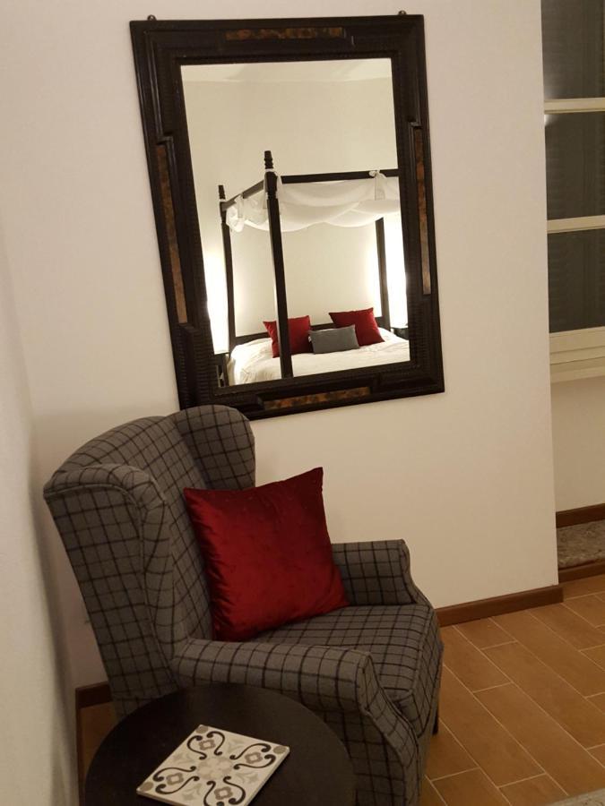 Villa Maghetti - Modernized Flat In Historic Palazzo In The Center Of لووِنو المظهر الخارجي الصورة
