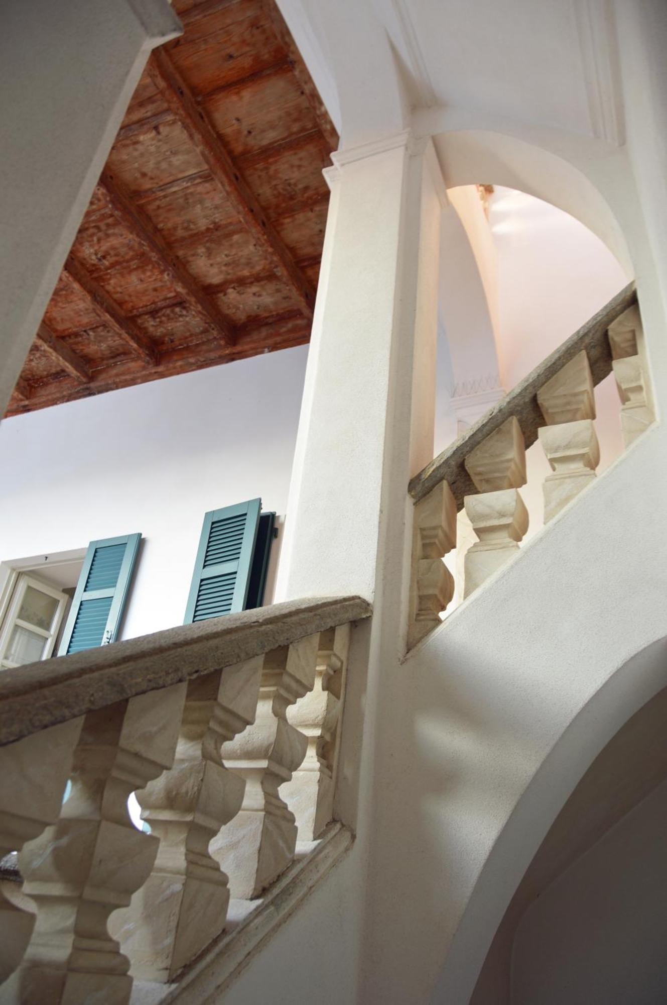 Villa Maghetti - Modernized Flat In Historic Palazzo In The Center Of لووِنو المظهر الخارجي الصورة